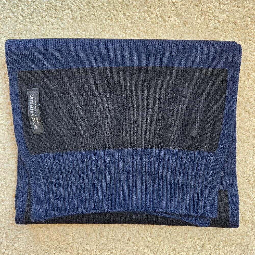 Banana Republic Extra Fine Merino Wool Knit Scarf Stripe Colorblock Blue Black - Picture 7 of 7